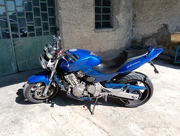 Honda Hornet con passaggio proprietà incluso 