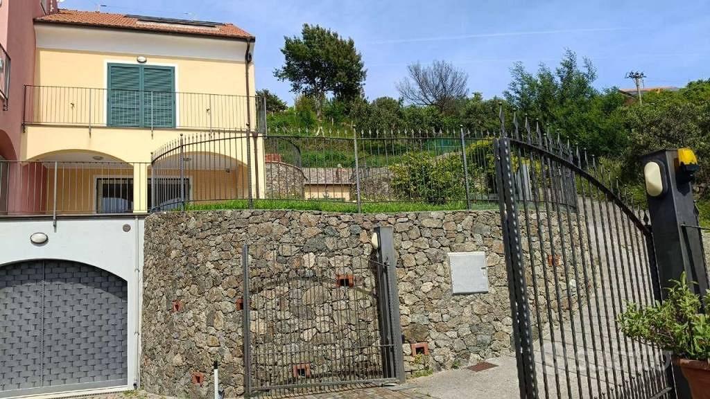 Villa di 200 m² con 5 locali e box auto a Savona - Vista 3