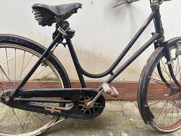 Bicicletta d'epoca con freni a bacchetta