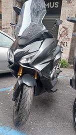 Honda Forza 750