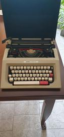 Macchina da scrivere lettera 42