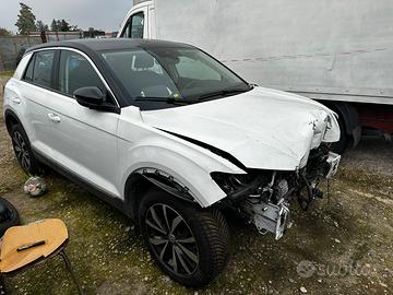 Volkswagen t roc 2020 incidentata