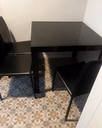 Tavolo nero allungabile