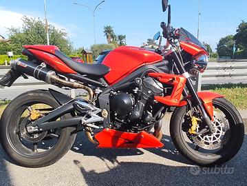 TRIUMPH 675 SPEED TRIPLE R