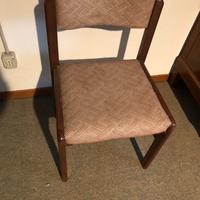 Sedie in legno e stoffa