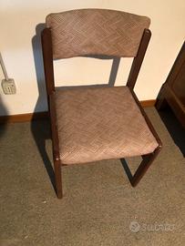 Sedie in legno e stoffa