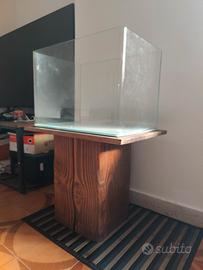 mobile in legno per acquario 