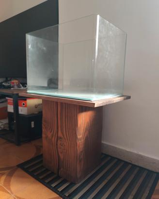 mobile in legno per acquario 