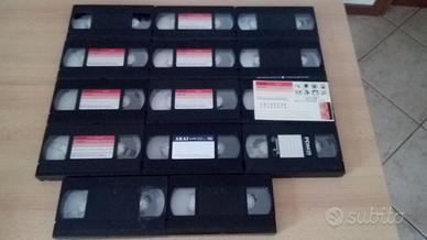 Intero lotto di 14 videocassette vhs