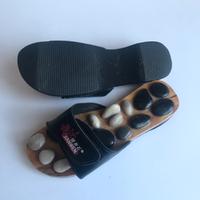 ciabatte massaggianti con pietre