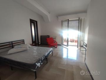 Ultima camera in Attico Arredato - Via La Marmora