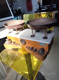 Bilancia Vintage Curioni con base in marmo