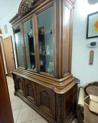 Vetrina anni 70 e tavolo