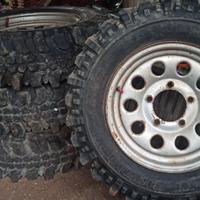 pneumatici tacchettati 205 70 R 15  Vitara Samurai