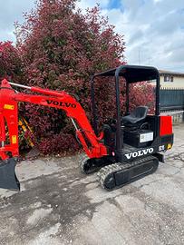 E230 - Mini escavatore 15 q PEL JOB EC15