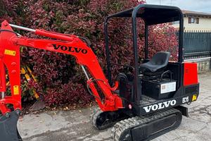 E230 - Mini escavatore 15 q PEL JOB EC15