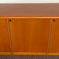 Mobile basso in noce