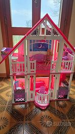 Giocatolo- casa di Barbie