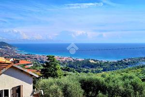 5 LOCALI A DIANO MARINA