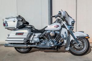 Harley-davidson FLHTCU Ultra Classic Electra Glide