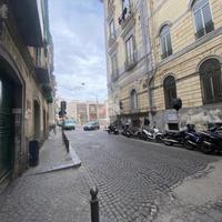 NEGOZIO A NAPOLI