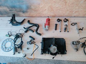 ricambi Yamaha r6 2004 e cerchi Yamaha R1 