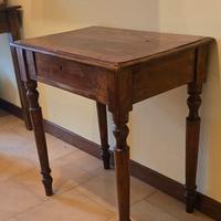 piccolo scrittoio in legno