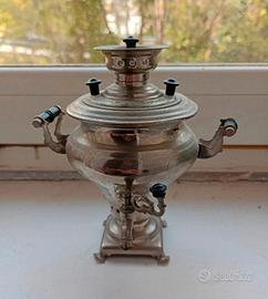 samovar sovietico vintage in miniatura 