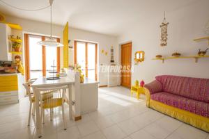 Appartamento con ingresso indipendente vista mare