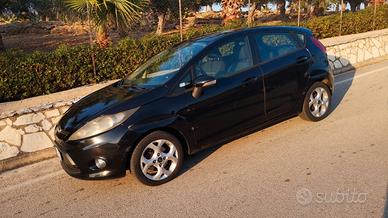 Ford fiesta diesel 2012 per pezzi di ricambio
