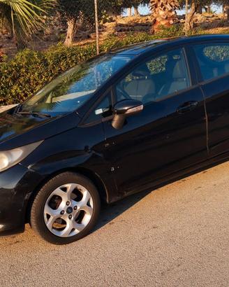Ford fiesta diesel 2012 per pezzi ricambio o gomme