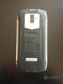 Vari telefoni rotti