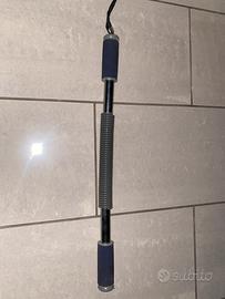 Power Twister: Barra a Molla per Pettorali