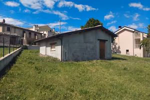 Terreno coltivabile con fabbricato grezzo