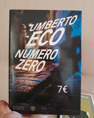 Numero Zero di Umberto Eco prima edizione 2015