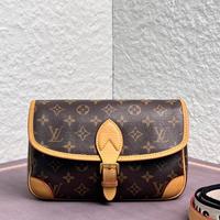 🥖Guarda questa nuovissima borsa baguette LV⭐