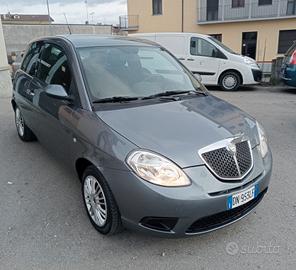 Lancia Ypsilon 1.2 Argento X Neopatentati