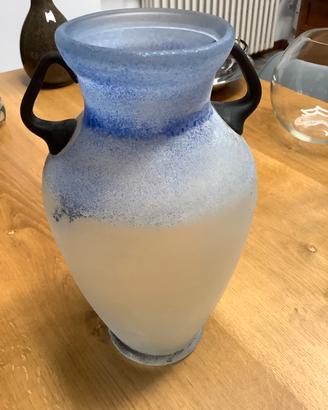 Vaso in vetro smerigliato azzurro