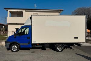 iveco daily 35 c 15 cassone coibentato 