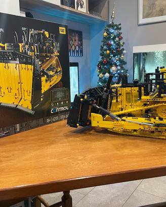 LEGO Technic Cat D11 Bulldozer Motorizzato 42131