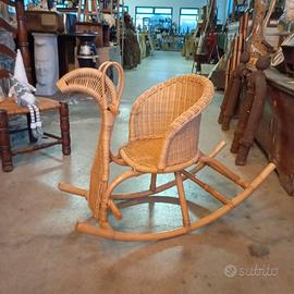 Sedia a dondolo Cigno in Rattan Vimini Italiana