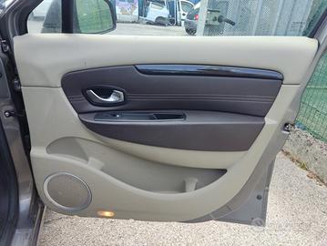 Pannello porta ant dx RENAULT SCENIC del 2010