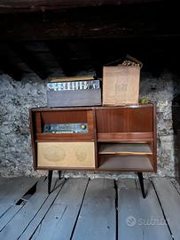 Modernariato Mobile radio completo di giraduschi
