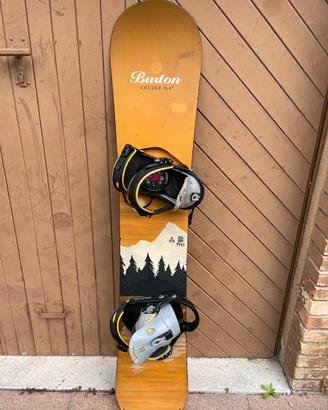 Snowboard Burton completo di attacchi e scarpon