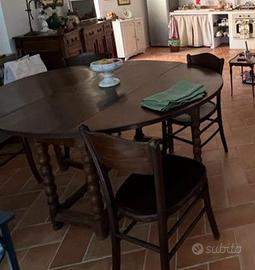 Tavolo d’epoca a ventaglio in noce.