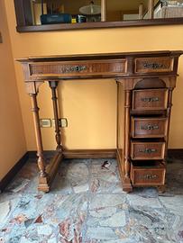 Mobiletto anriquariato da soggiorno