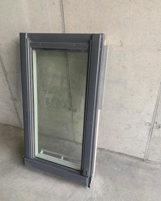Velux finestra tetto GGL FK06 bianca