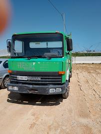  Nissan L35 declassato si guida con patente B