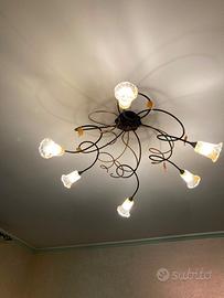 Lampadario in metallo e vetro floreale