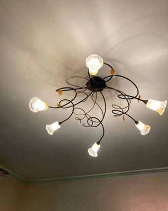 Lampadario in metallo e vetro floreale